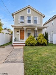521 E 2Nd St, Bound Brook Boro, NJ 08805