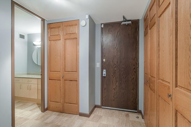 233 E Erie Street 1610, Chicago, IL 60611