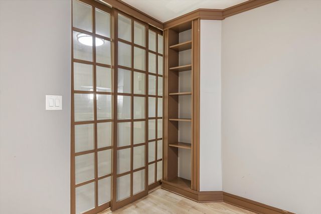 233 E Erie Street 1610, Chicago, IL 60611