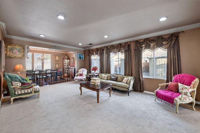 5733 W Babcock Avenue, Visalia, CA 93291