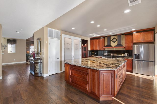 5733 W Babcock Avenue, Visalia, CA 93291