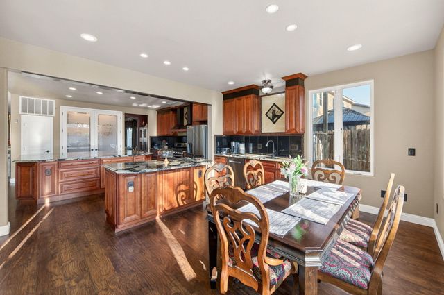 5733 W Babcock Avenue, Visalia, CA 93291