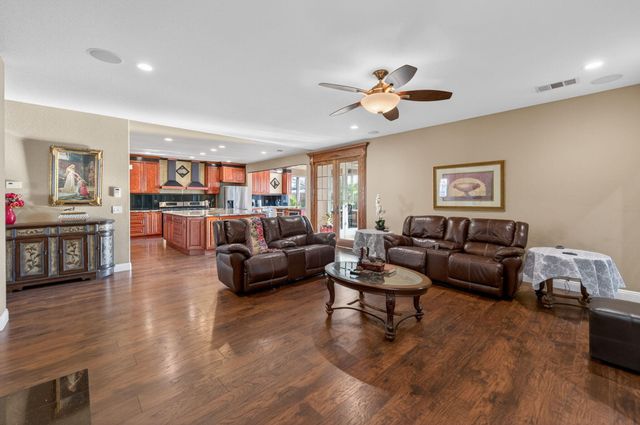 5733 W Babcock Avenue, Visalia, CA 93291