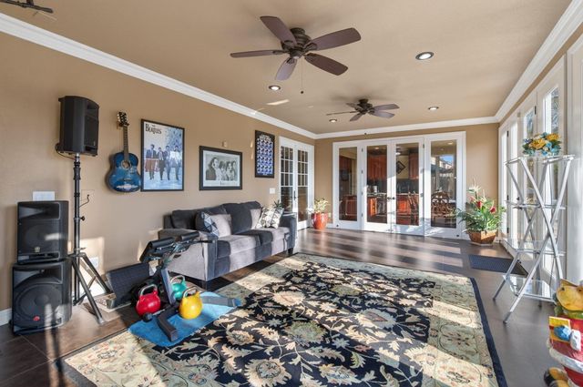 5733 W Babcock Avenue, Visalia, CA 93291