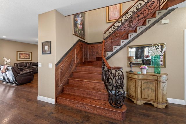 5733 W Babcock Avenue, Visalia, CA 93291