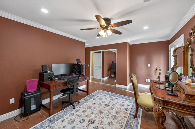 5733 W Babcock Avenue, Visalia, CA 93291