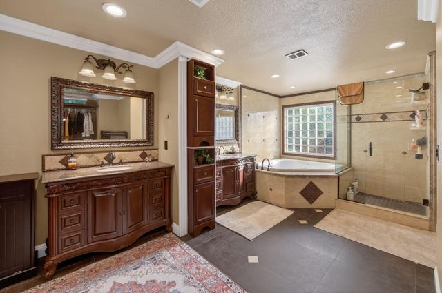 5733 W Babcock Avenue, Visalia, CA 93291