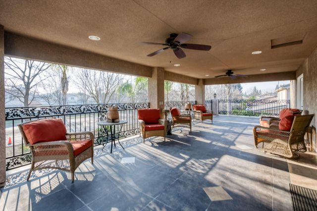 5733 W Babcock Avenue, Visalia, CA 93291