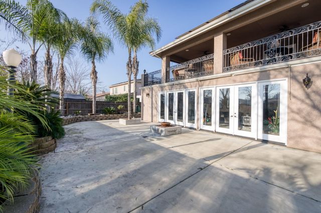 5733 W Babcock Avenue, Visalia, CA 93291