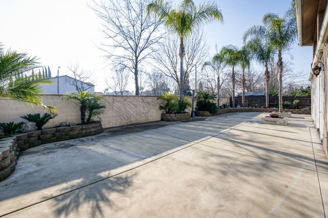 5733 W Babcock Avenue, Visalia, CA 93291