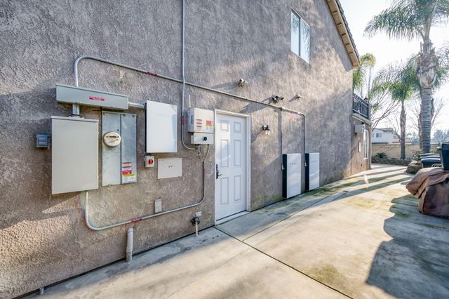 5733 W Babcock Avenue, Visalia, CA 93291
