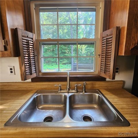 134 N Rose Ave, Highland Springs, VA 23075
