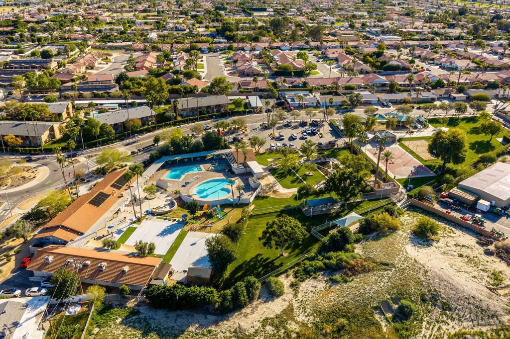 Image 23 of property listing at 77650 California Drive, Palm Desert, CA 92211