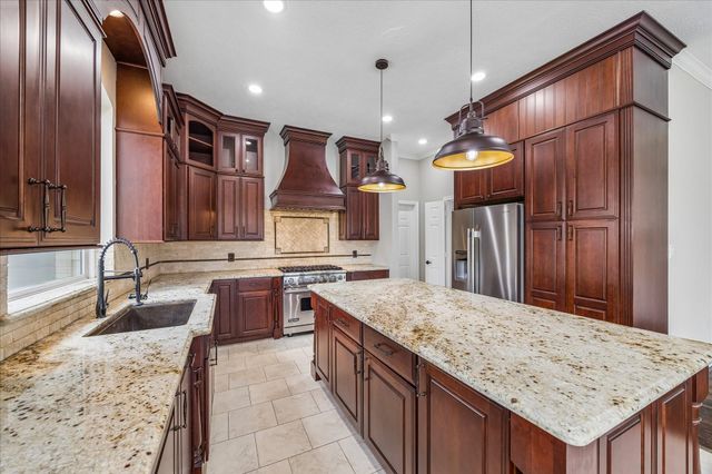 123 N Concord Forest Circle, The Woodlands, TX 77381