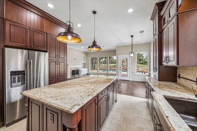 123 N Concord Forest Circle, The Woodlands, TX 77381