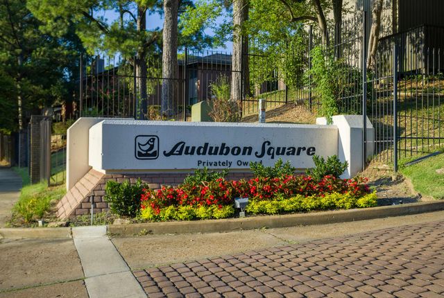 820 Creekside Dr Apt 1, Memphis, TN 38117