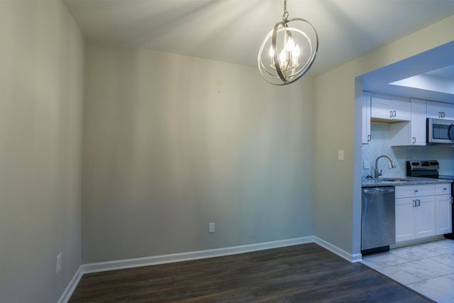 820 Creekside Dr Apt 1, Memphis, TN 38117