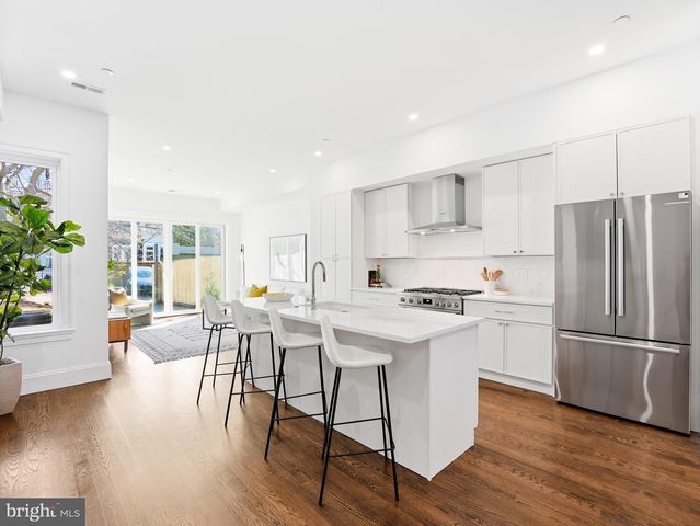 1109 4TH ST NE, Washington, DC 20002