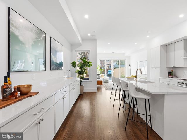 1109 4TH ST NE, Washington, DC 20002