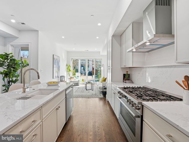 1109 4TH ST NE, Washington, DC 20002