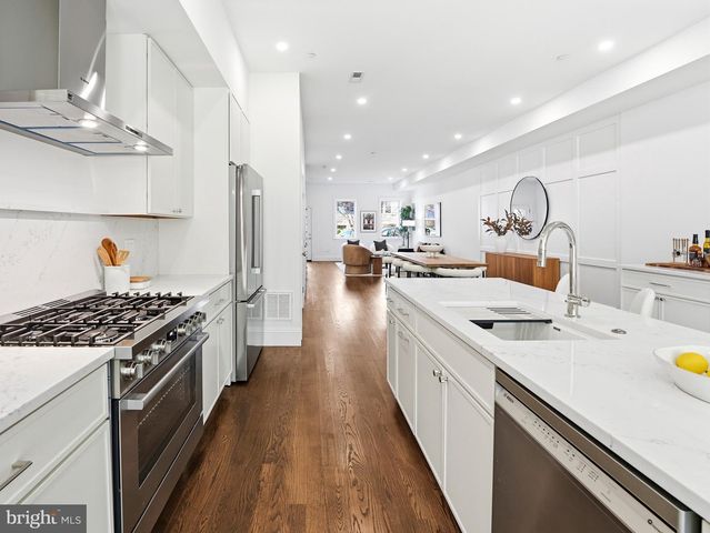 1109 4TH ST NE, Washington, DC 20002