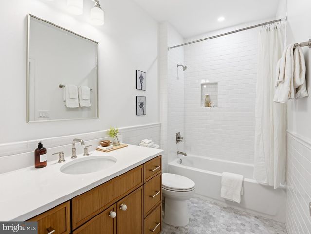 1109 4TH ST NE, Washington, DC 20002