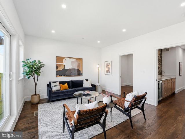 1109 4TH ST NE, Washington, DC 20002