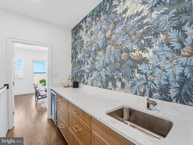 1109 4TH ST NE, Washington, DC 20002