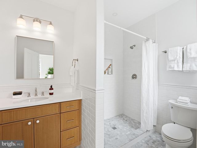 1109 4TH ST NE, Washington, DC 20002