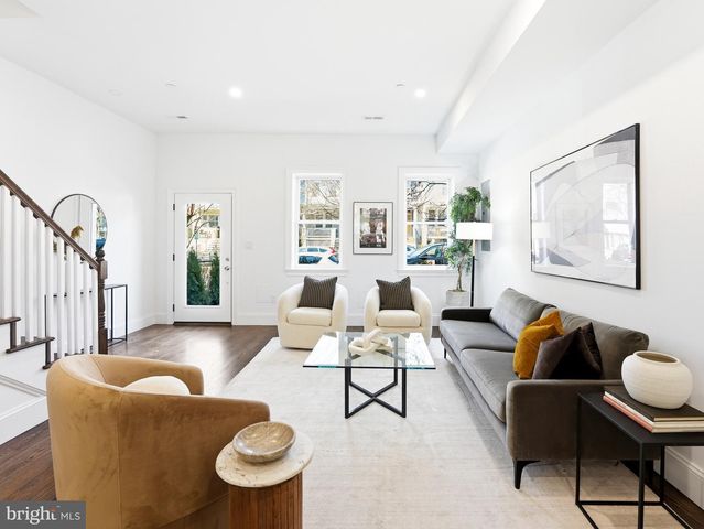 1109 4TH ST NE, Washington, DC 20002