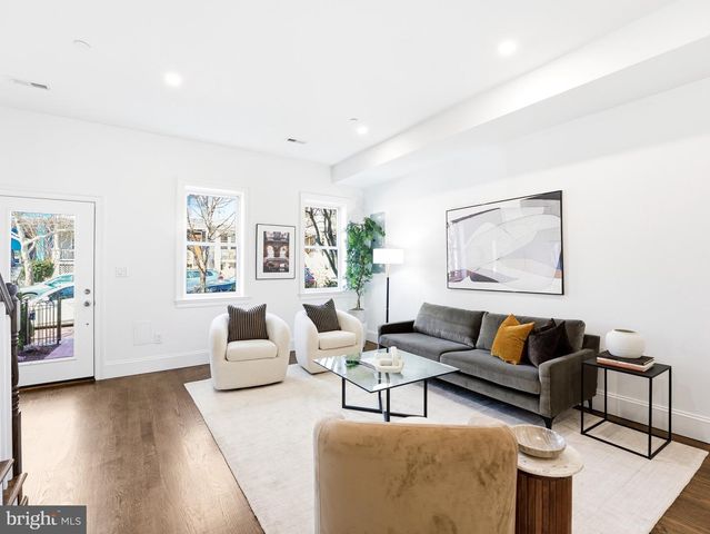 1109 4TH ST NE, Washington, DC 20002