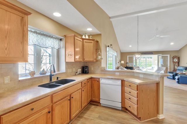 8905 N Clearwater Drive, Zeeland, MI 49464