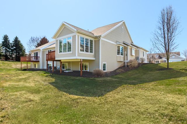 8905 N Clearwater Drive, Zeeland, MI 49464
