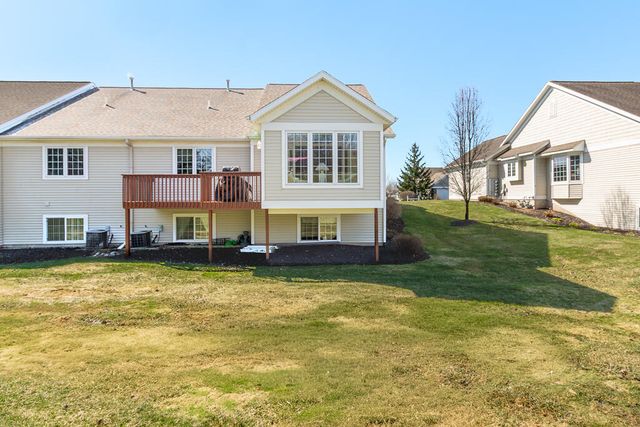 8905 N Clearwater Drive, Zeeland, MI 49464