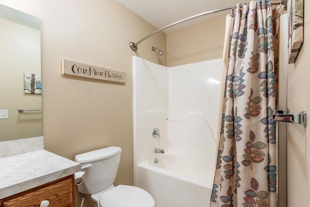 8905 N Clearwater Drive, Zeeland, MI 49464