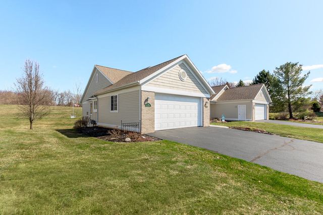 8905 N Clearwater Drive, Zeeland, MI 49464