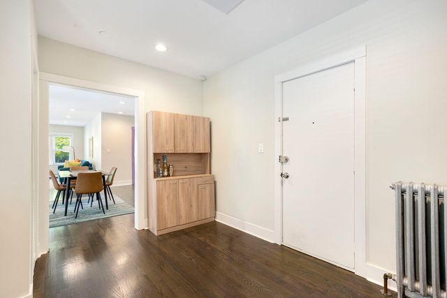 118 N Taylor Avenue 1, Oak Park, IL 60302
