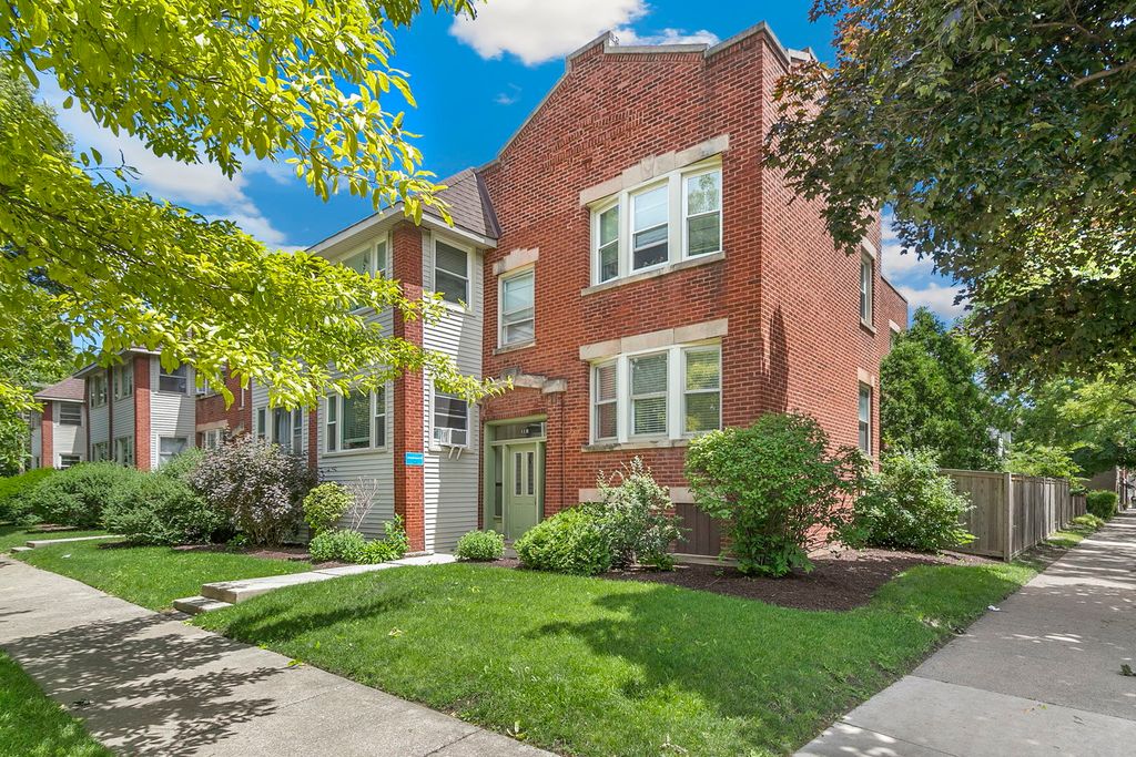 118 N Taylor Avenue 1, Oak Park, IL 60302