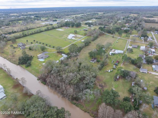 1311 S Main Street, Breaux Bridge, LA 70517