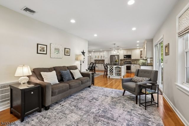 208 Wyoming St, Westfield Town, NJ 07090
