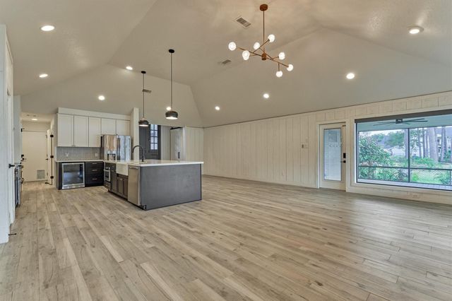 14696 Diamondhead S, Conroe, TX 77356