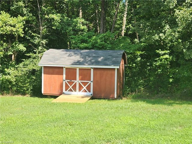 134 Lauten Loop, Madison, NC 27025