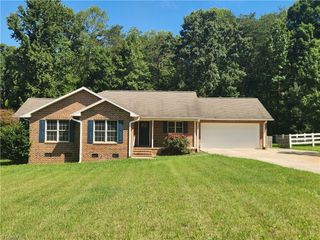 134 Lauten Loop, Madison, NC 27025