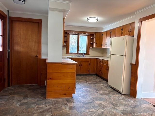 16 Tracy Street, Thomaston, CT 06787