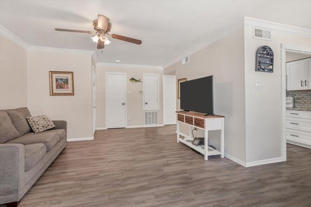 3220 69th Street B8, Galveston, TX 77551