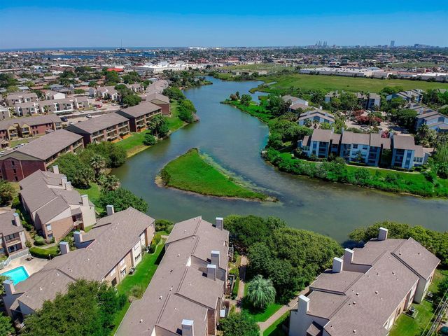 3220 69th Street B8, Galveston, TX 77551