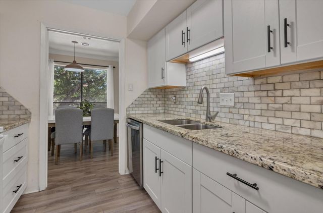 3220 69th Street B8, Galveston, TX 77551