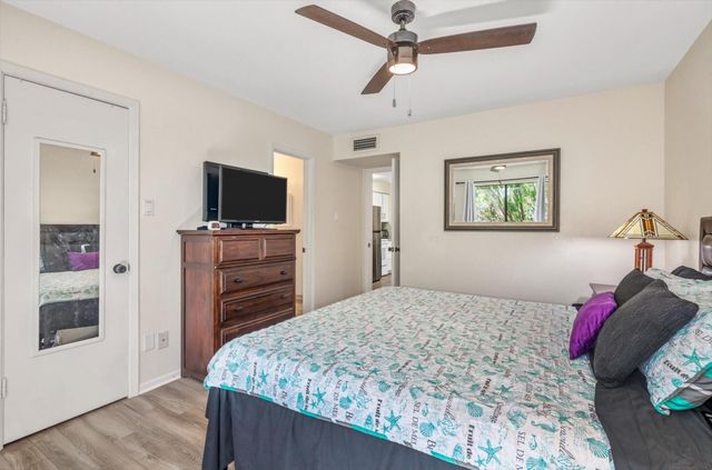 3220 69th Street B8, Galveston, TX 77551