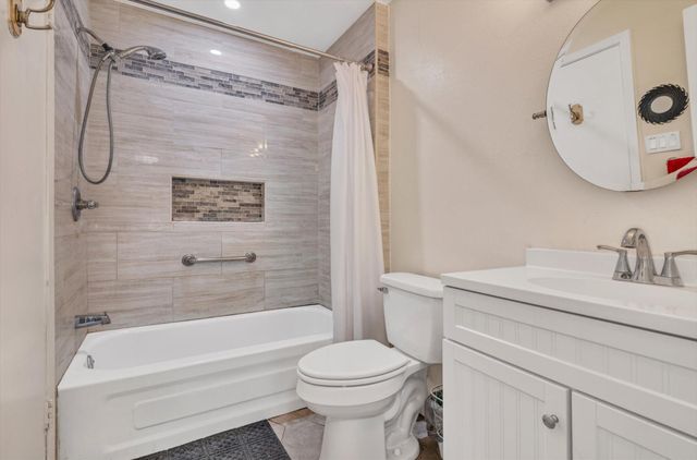 3220 69th Street B8, Galveston, TX 77551