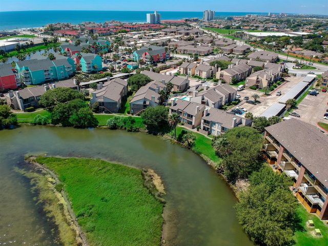 3220 69th Street B8, Galveston, TX 77551